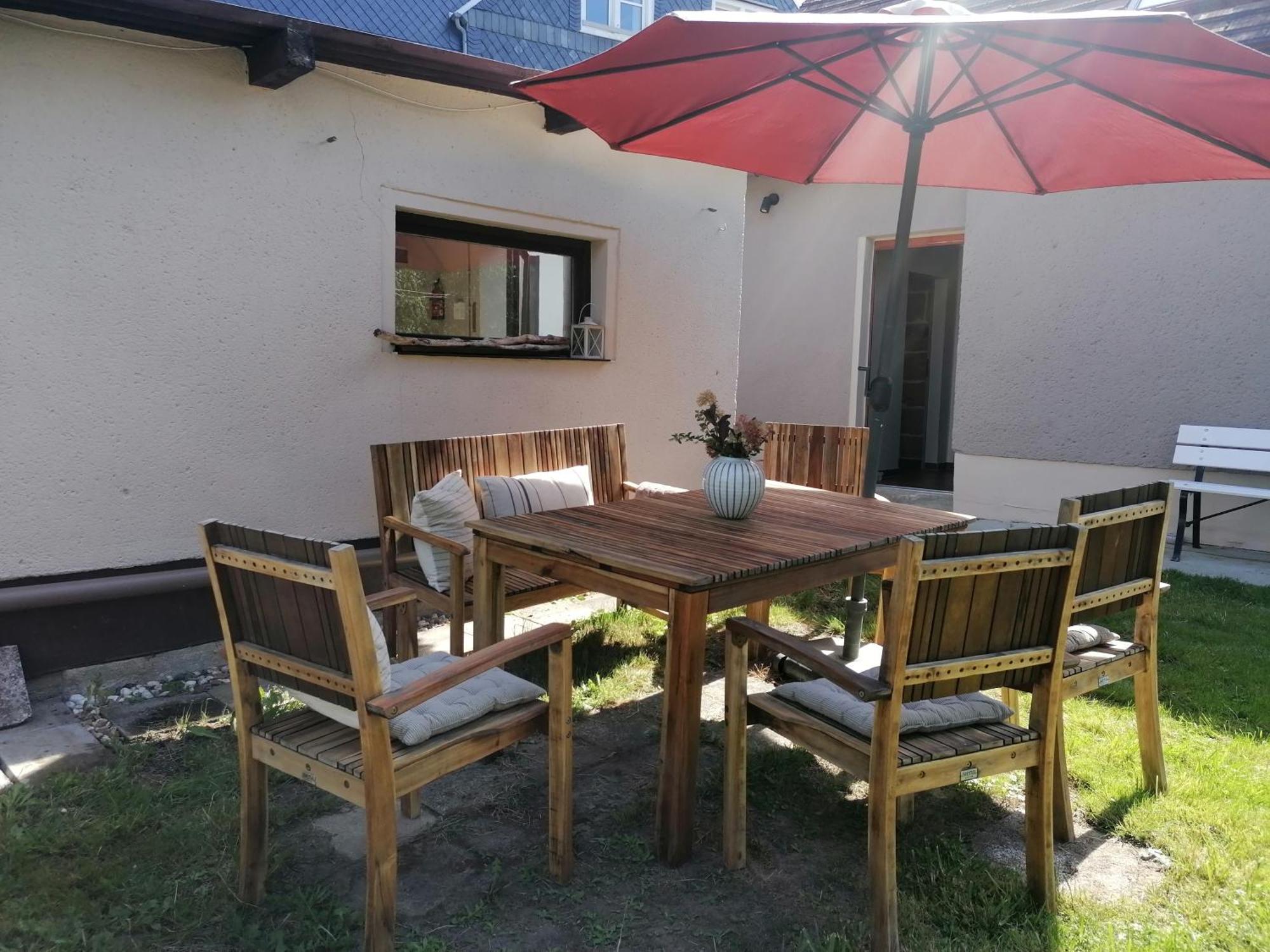 Apartment Haus Sandstein Glueck Biedermann *